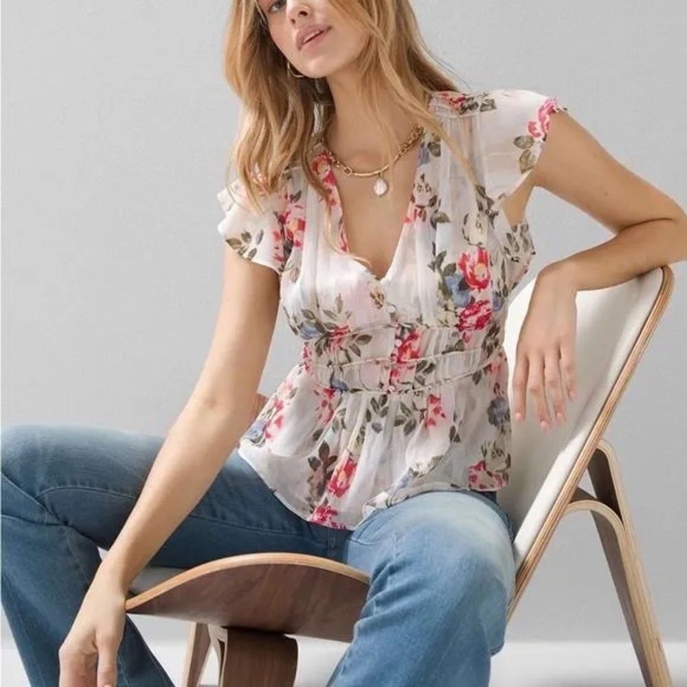 White House Black Market Floral Flutter Sleeve Blouse With Waist Detail XL